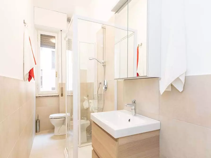 Immagine 8 di Camera in affitto  in Via Salasco1 a Milano