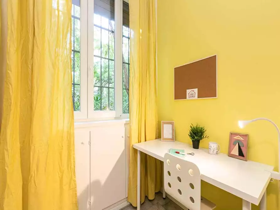 Immagine 2 di Camera in affitto  in Corso San Gottardo40 a Milano