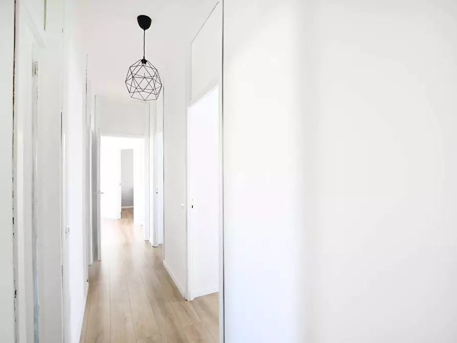 Immagine 8 di Camera in affitto  in Via Benjamin Constant6 a Milano