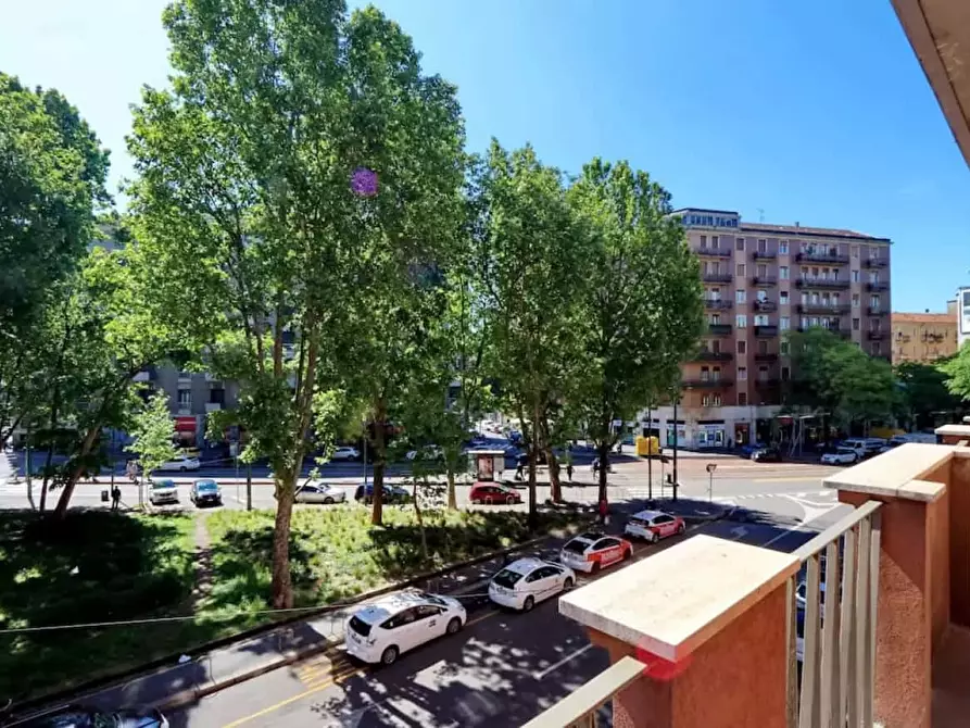 Immagine 41 di Appartamento in affitto  in Via Andrea Solari a Milano