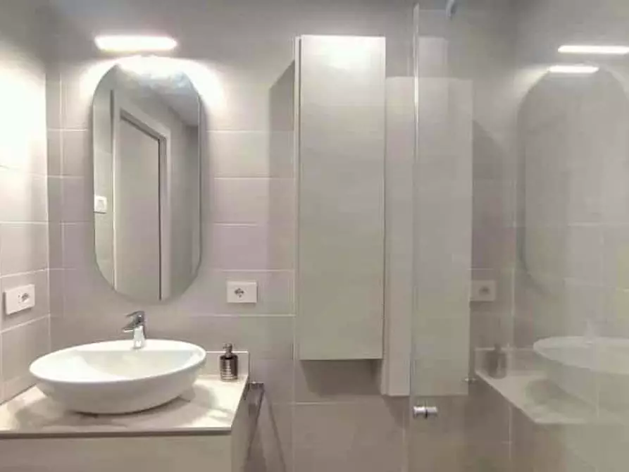 Immagine 17 di Camera in affitto  in Via Cefalonia a Milano