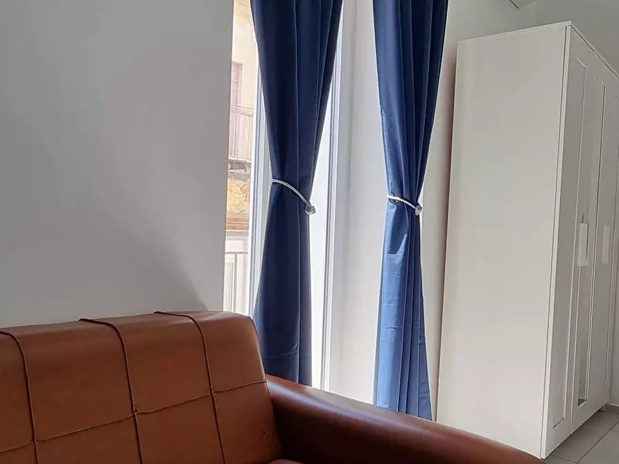 Immagine 12 di Camera in affitto  in Via dei Tribunali268 a Napoli