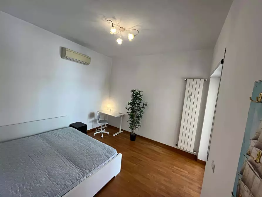 Immagine 2 di Camera in affitto  in Via Attilio Friggeri35 a Roma