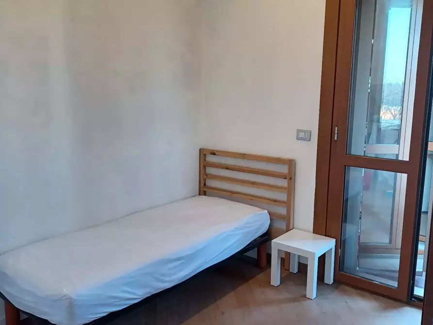 Immagine 1 di Camera in affitto  in Via Amerigo Vespucci11 a Cologno Monzese