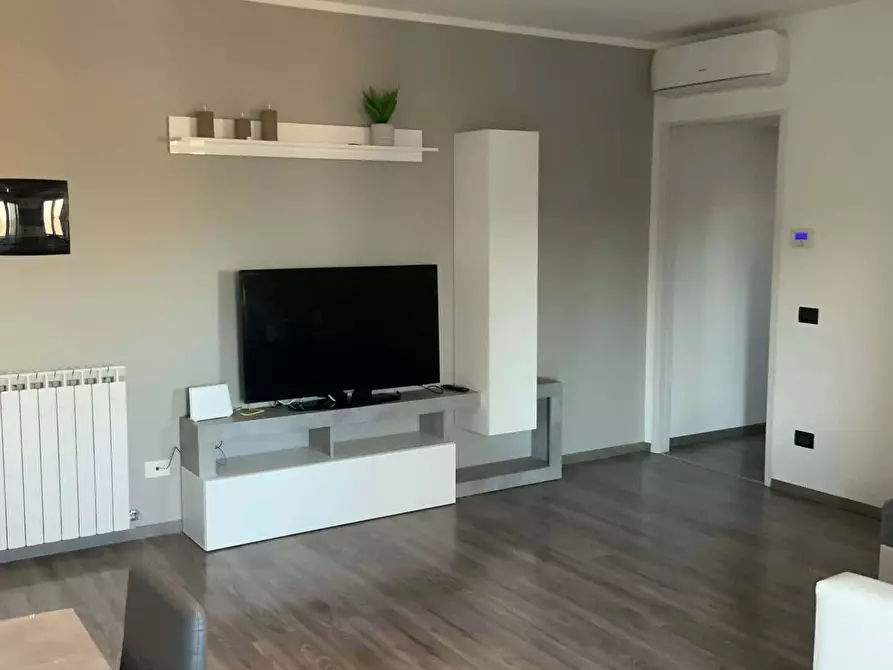 Immagine 10 di Appartamento in affitto  in Via delle Querce1 a Rodano