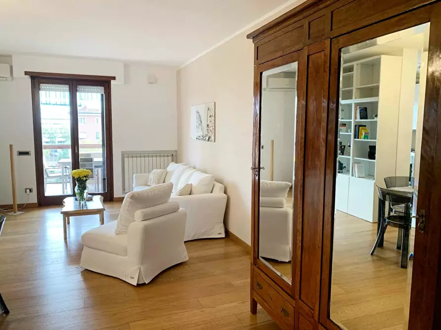 Immagine 28 di Appartamento in affitto  in Viale della Grande Muraglia59 a Roma