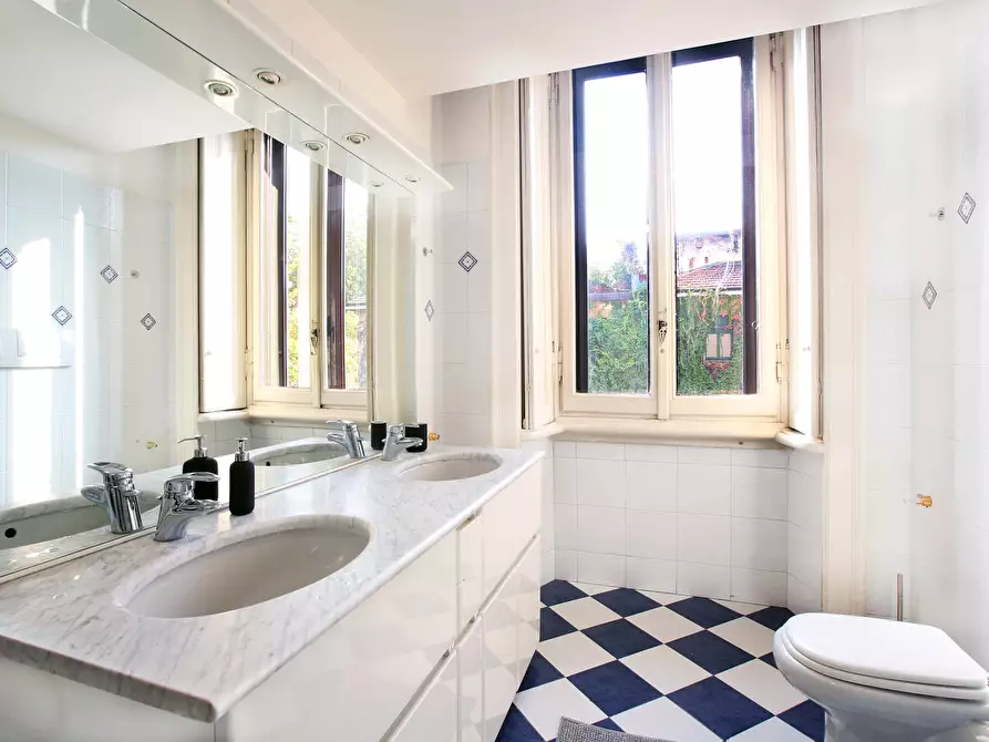 Immagine 22 di Camera in affitto  in Via Gustavo Modena35 a Milano