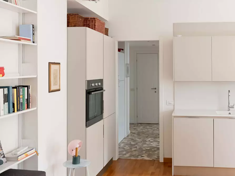 Immagine 9 di Appartamento in affitto  in Via Domodossola21 a Milano