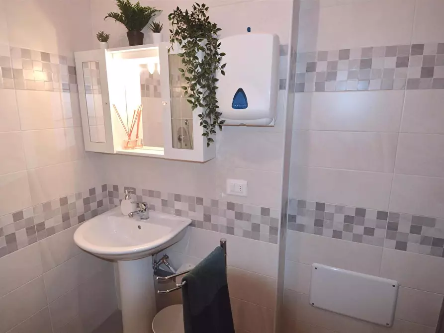 Immagine 11 di Camera in affitto  in Corso Canalchiaro26 a Modena