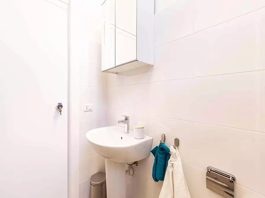 Immagine 24 di Camera in affitto  in Via Comelico3 a Milano