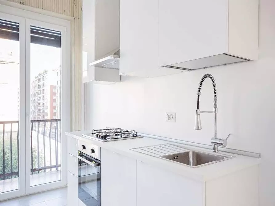 Immagine 8 di Camera in affitto  in Viale Tunisia13 a Milano