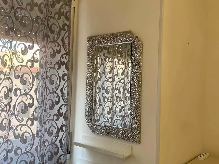 Immagine 10 di Camera in affitto  in Via Giuseppe Macchi78 a Roma