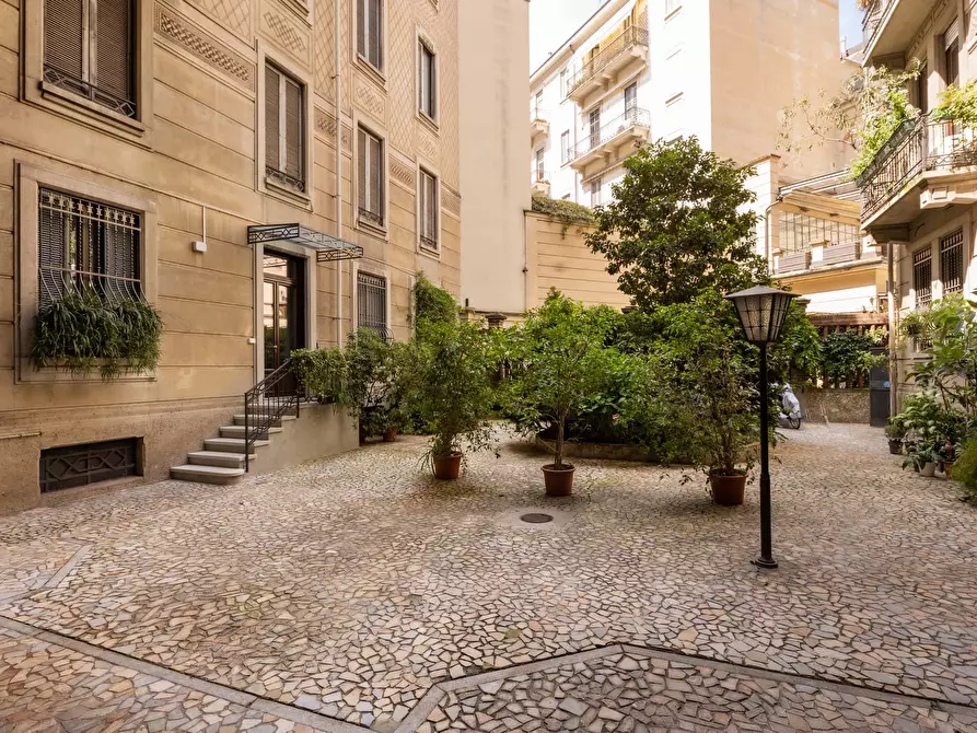 Immagine 41 di Appartamento in affitto  in Via Guido D'Arezzo8 a Milano