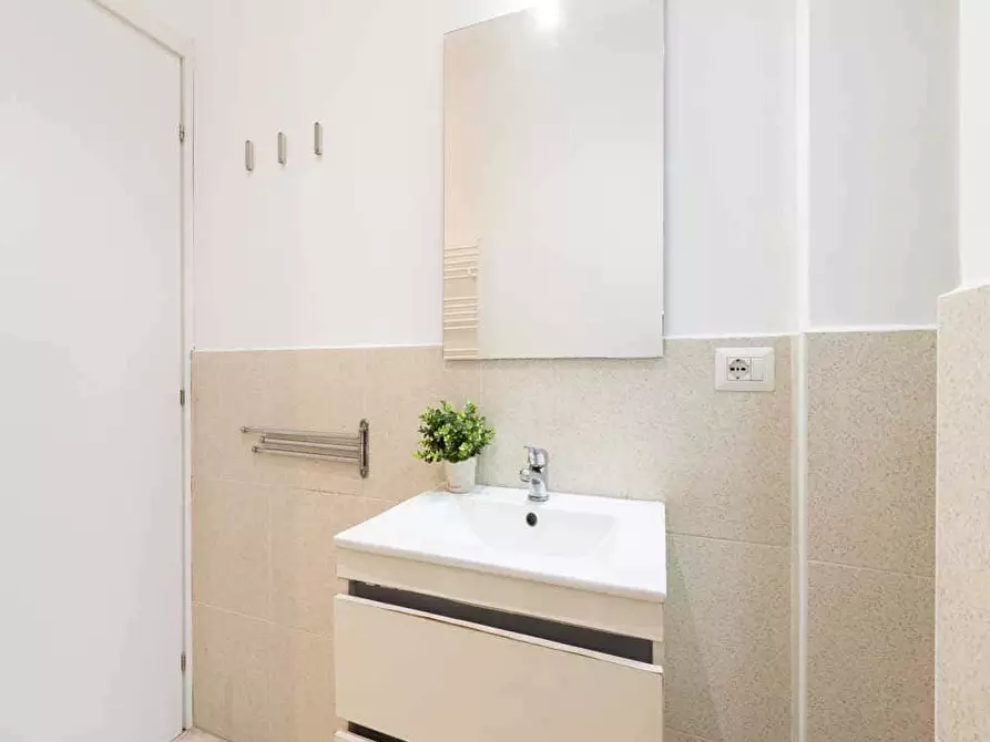 Immagine 27 di Camera in affitto  in Via Bartolomeo Sestini18 a Milano