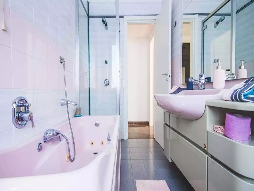 Immagine 16 di Camera in affitto  in Via Achille Zezon10 a Milano