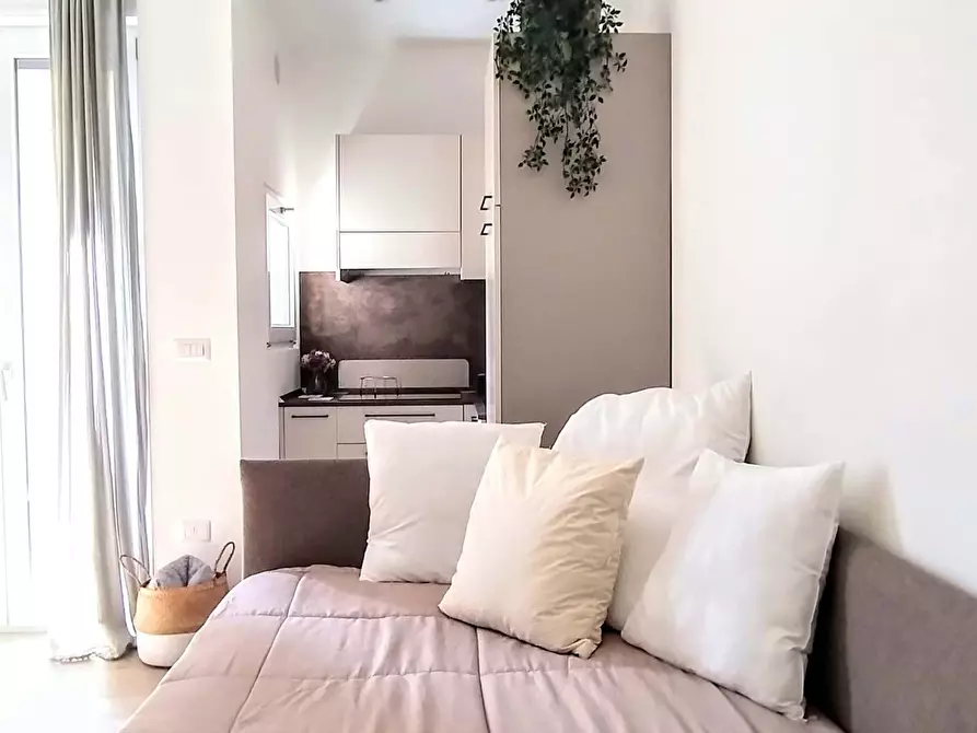 Immagine 2 di Appartamento in affitto  in Via Bari a Milano