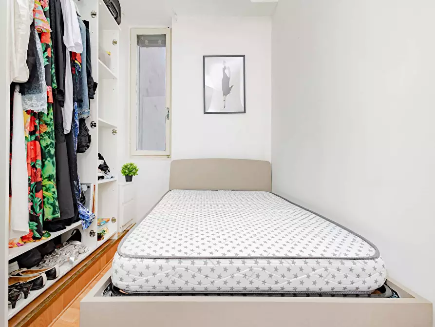 Immagine 8 di Camera in affitto  in Via Cesare Battisti13 a Milano