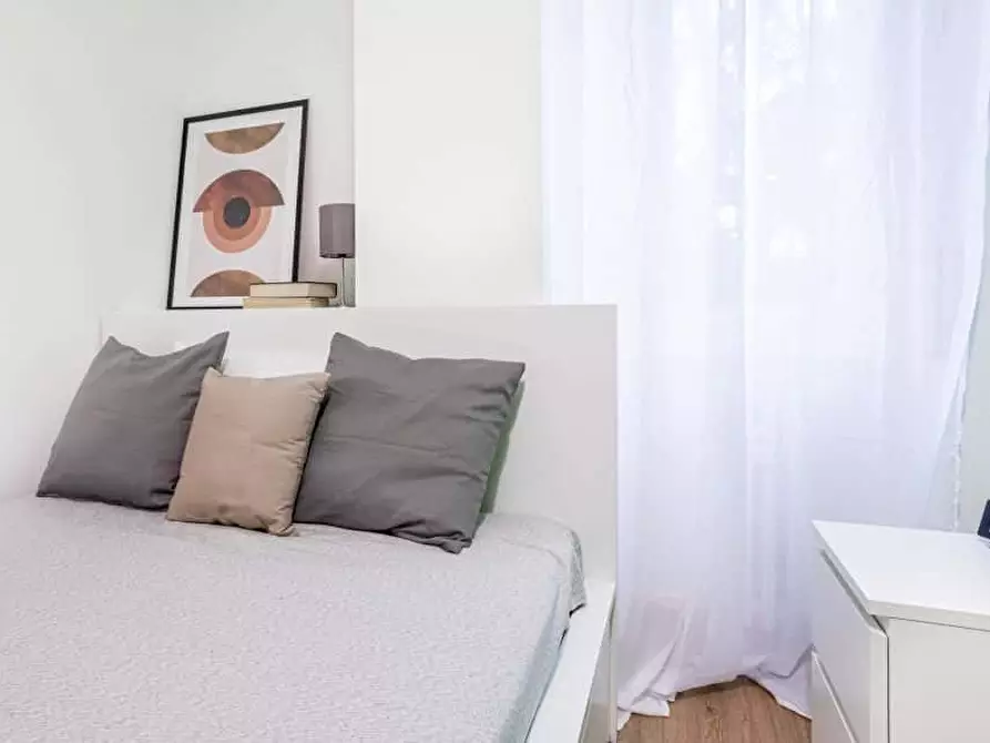 Immagine 3 di Camera in affitto  in Via Tavazzano10 a Milano