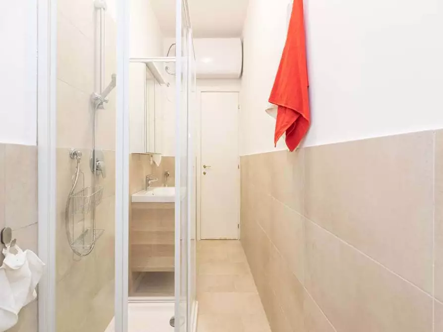 Immagine 12 di Camera in affitto  in Via Salasco1 a Milano