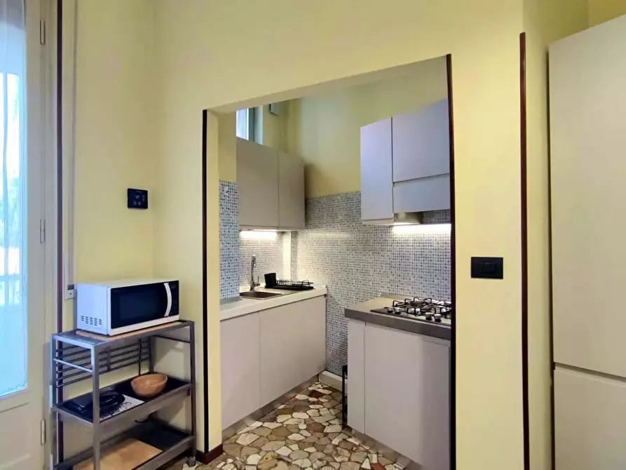 Immagine 10 di Appartamento in affitto  in Via Tavazzano a Milano