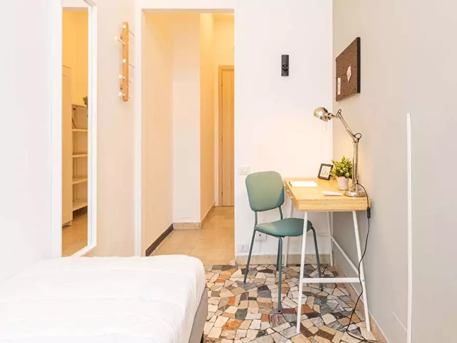 Immagine 15 di Camera in affitto  in Viale Romagna5 a Milano