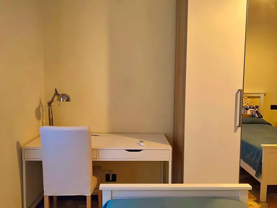 Immagine 15 di Appartamento in affitto  in Via Tavazzano a Milano