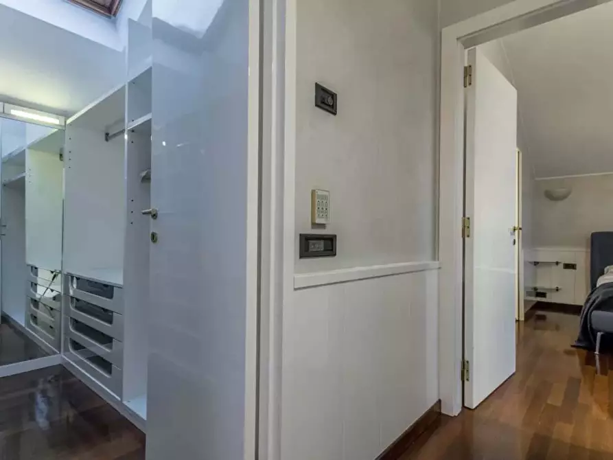 Immagine 29 di Appartamento in affitto  in Via Vittorio Emanuele II a Cernobbio