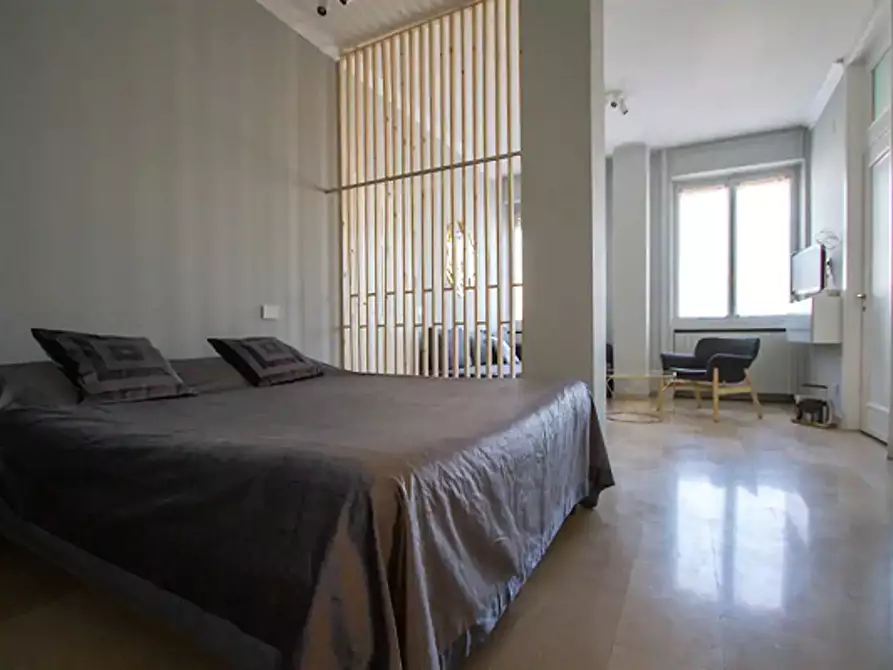 Immagine 19 di Appartamento in affitto  in Via dei Piatti8 a Milano