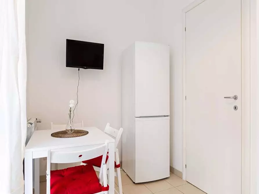 Immagine 16 di Camera in affitto  in Via Gardone5 a Milano