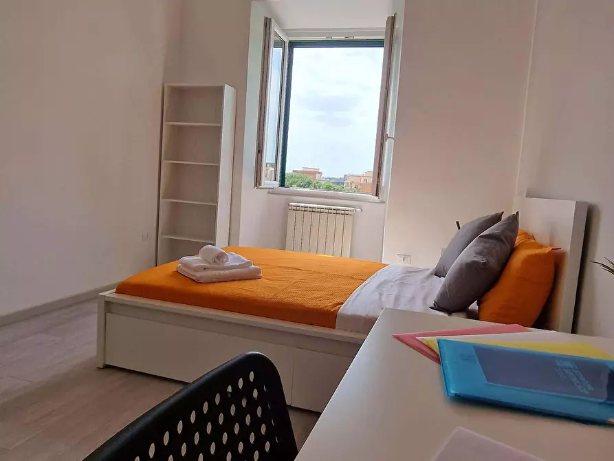 Immagine 7 di Camera in affitto  in Via Ostiense343 a Roma