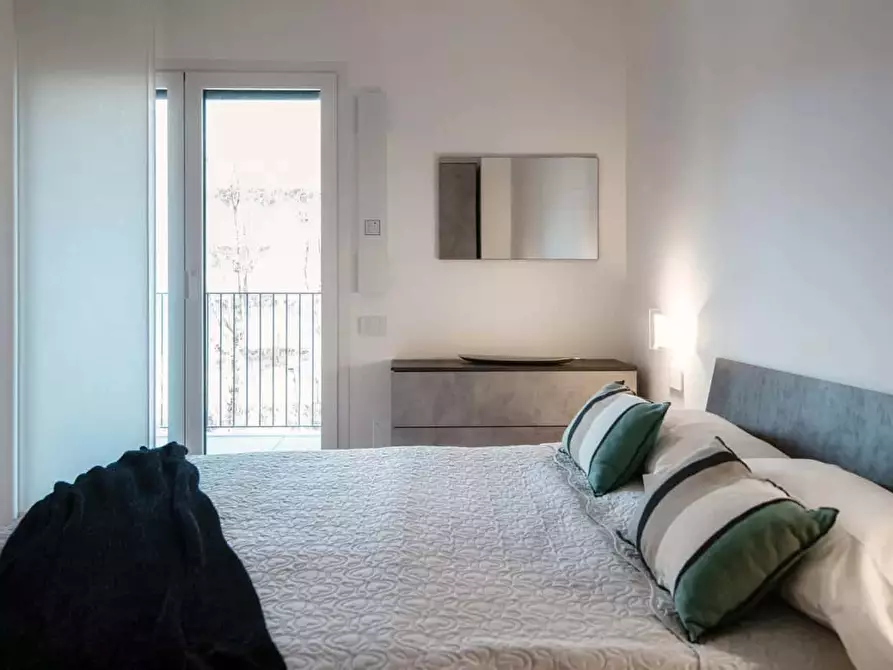 Immagine 30 di Appartamento in affitto  in Via Corrado e Giulio Venini a Como