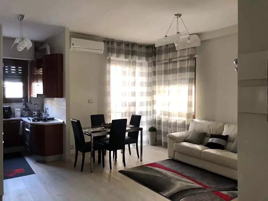 Immagine 14 di Camera in affitto  in Via Cellini2 a Moncalieri