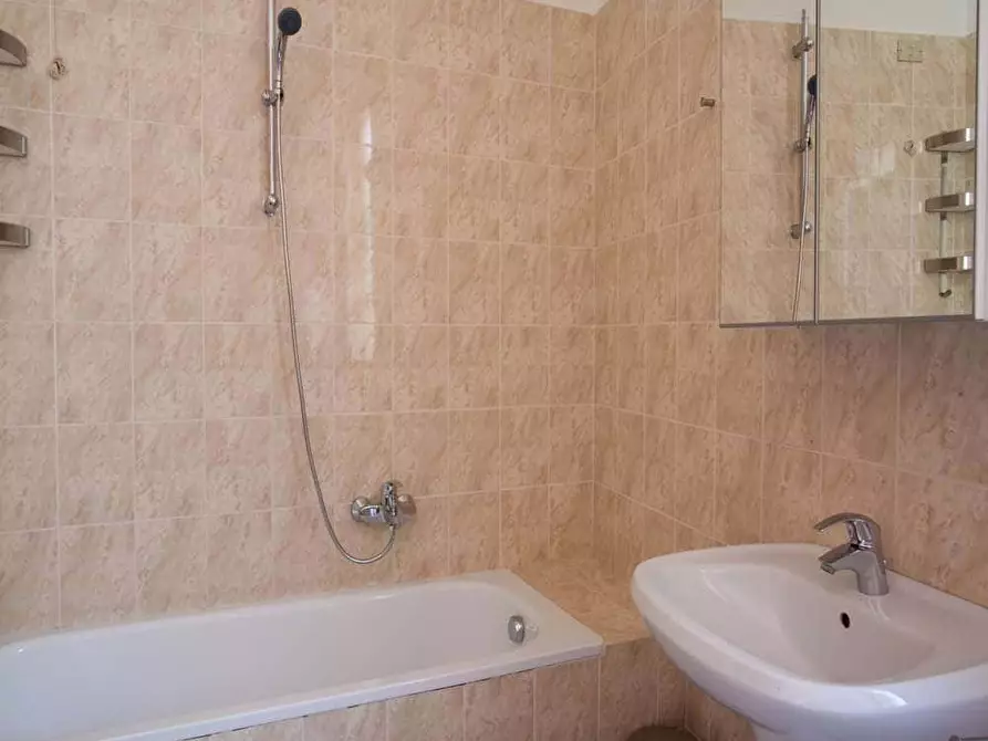 Immagine 14 di Camera in affitto  in Via Marsala28 a Bologna