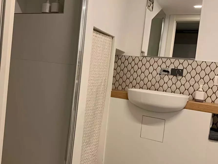 Immagine 21 di Appartamento in affitto  in Via Santo Garovaglio19 a Como