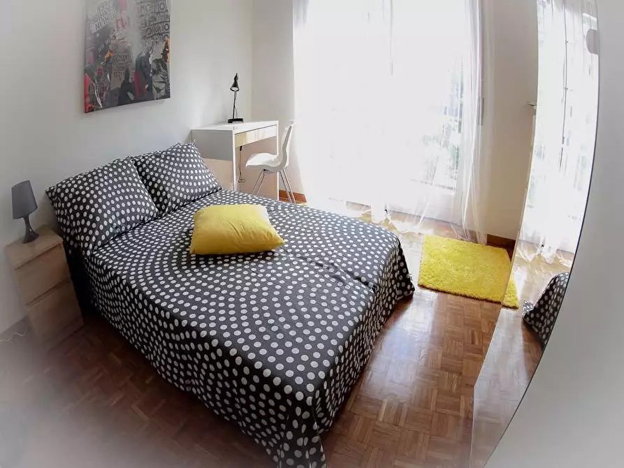 Immagine 3 di Camera in affitto  in Via dei Ciclamini11 a Milano