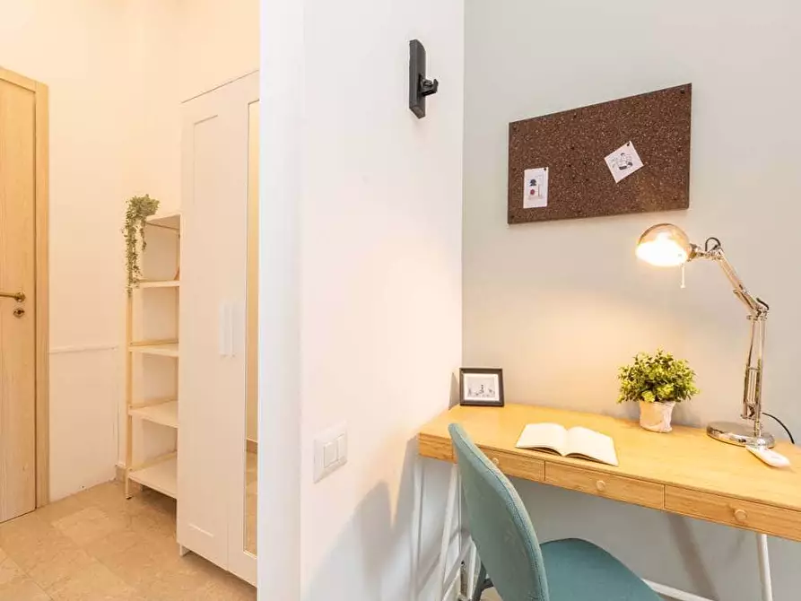 Immagine 6 di Camera in affitto  in Viale Romagna5 a Milano