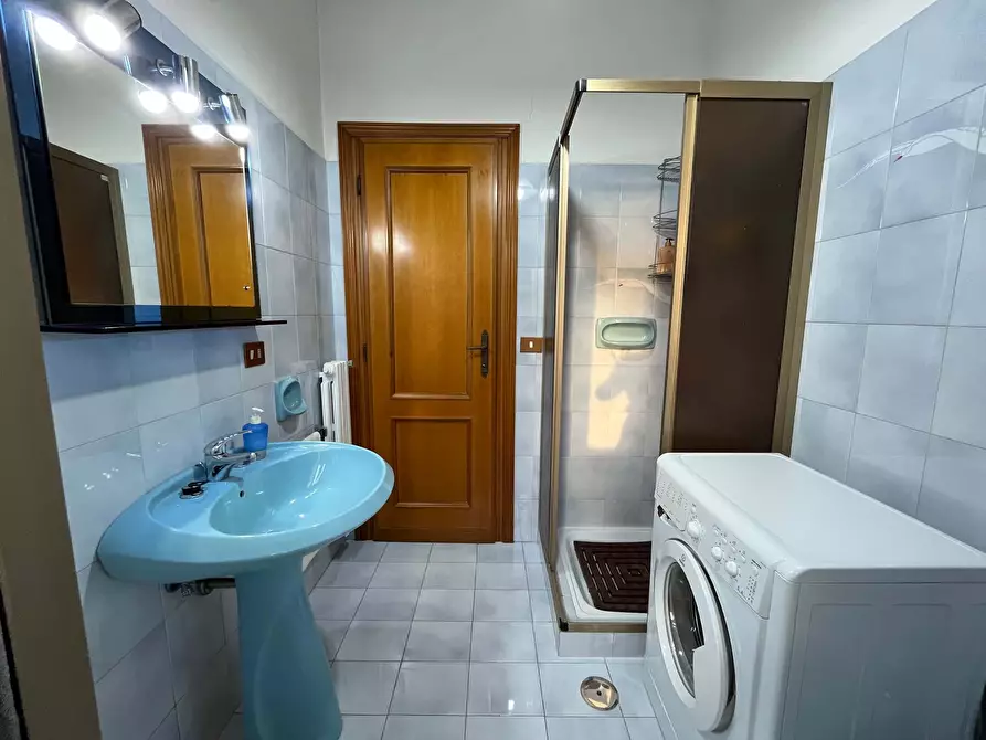 Immagine 11 di Camera in affitto  in Via Tullio Ascarelli99 a Roma