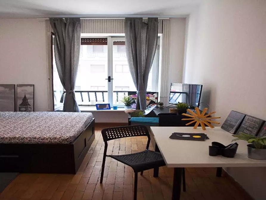 Immagine 8 di Camera in affitto  in Viale Tunisia13 a Milano