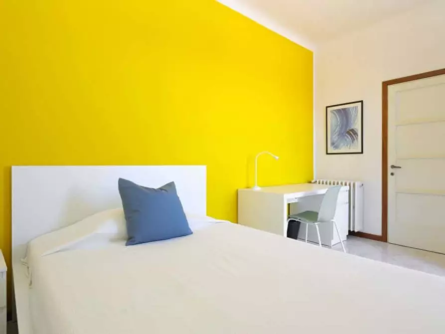 Immagine 3 di Camera in affitto  in Via Vigevano22 a Milano