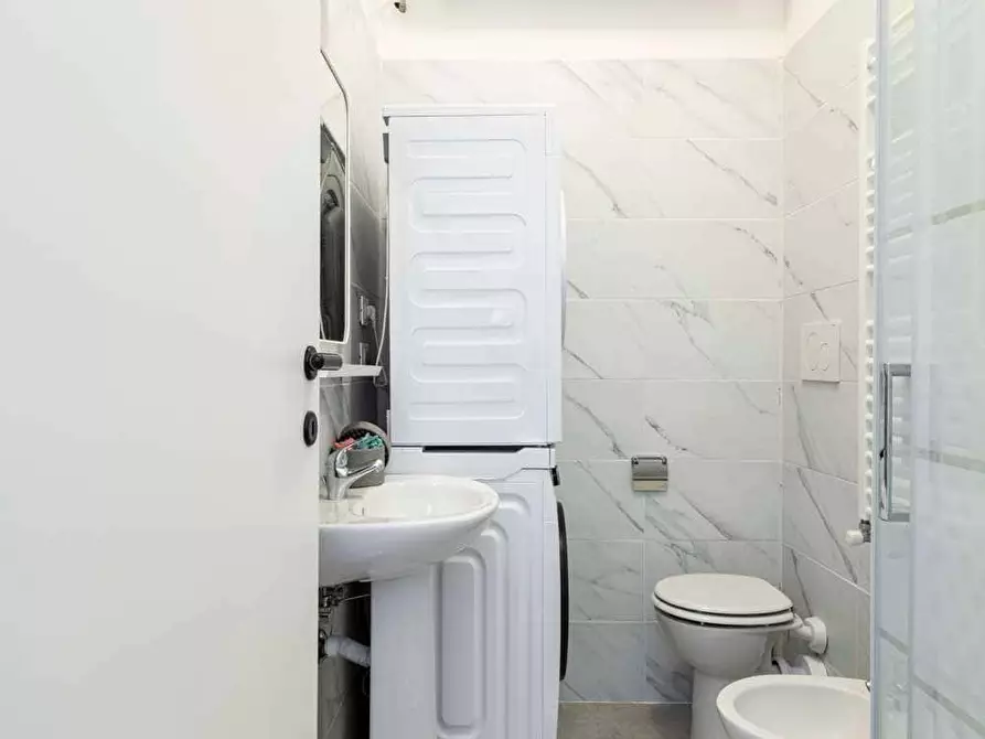 Immagine 15 di Camera in affitto  in Via Dalmazia6 a Milano