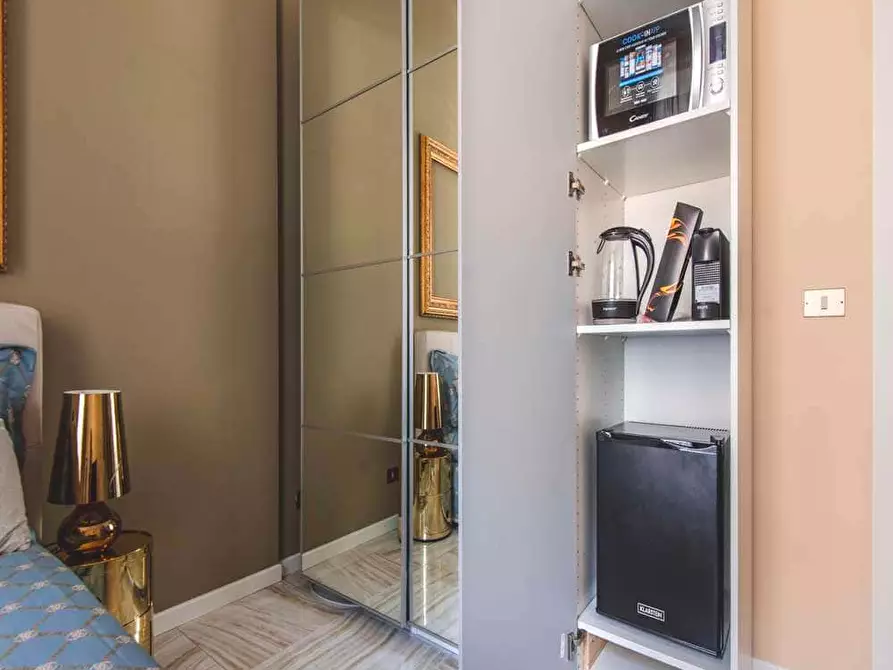 Immagine 13 di Camera in affitto  in Viale Nazario Sauro4 a Milano