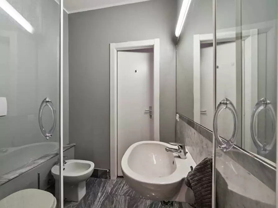 Immagine 5 di Camera in affitto  in Corso di Porta Romana116a a Milano