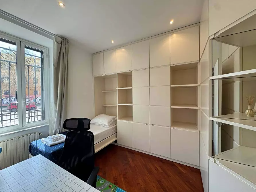 Immagine 10 di Appartamento in affitto  in Via la Spezia55 a Roma