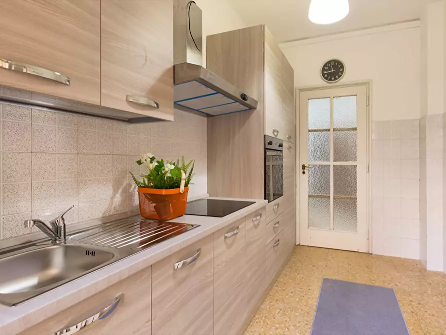 Immagine 15 di Camera in affitto  in Via Antonio Bertola51 a Torino