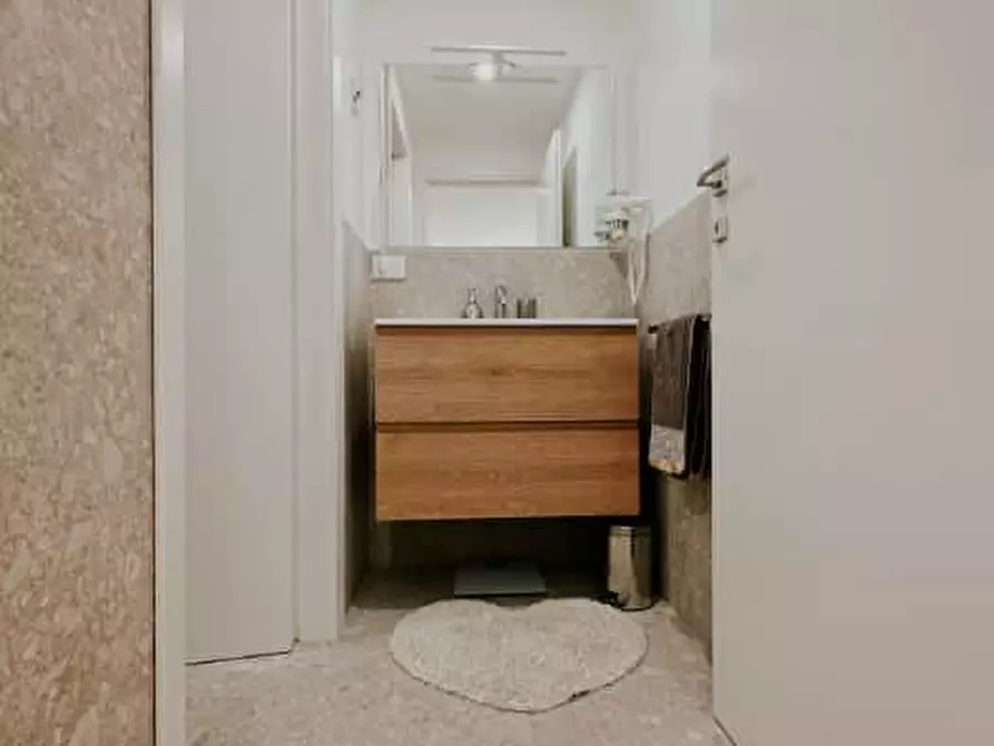 Immagine 21 di Appartamento in affitto  in Viale Lombardia5 a Milano