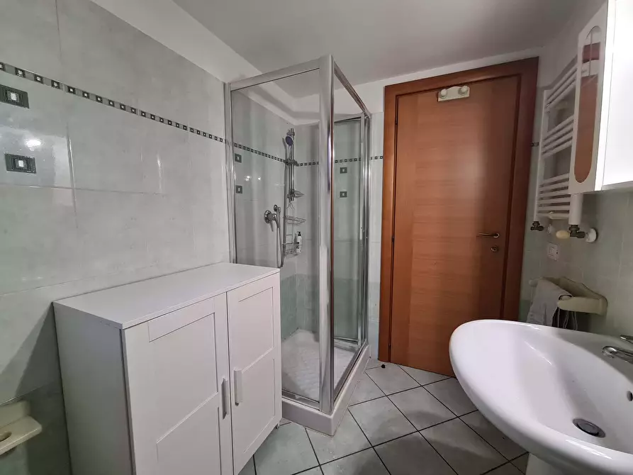 Immagine 9 di Appartamento in affitto  in Via Francesco Giacomo Tricomi32 a Roma