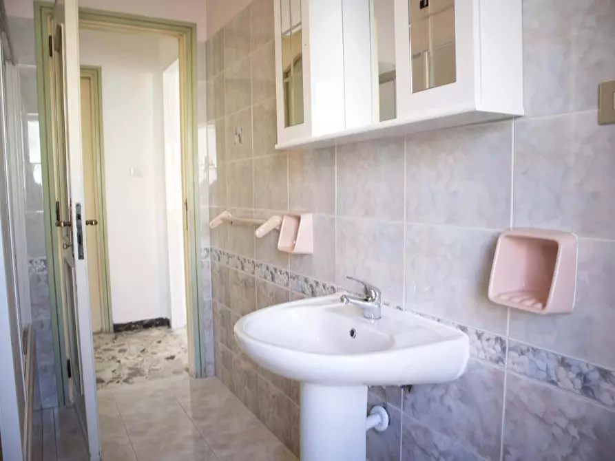 Immagine 17 di Camera in affitto  in Via Ludovico Ariosto11 a Cagliari