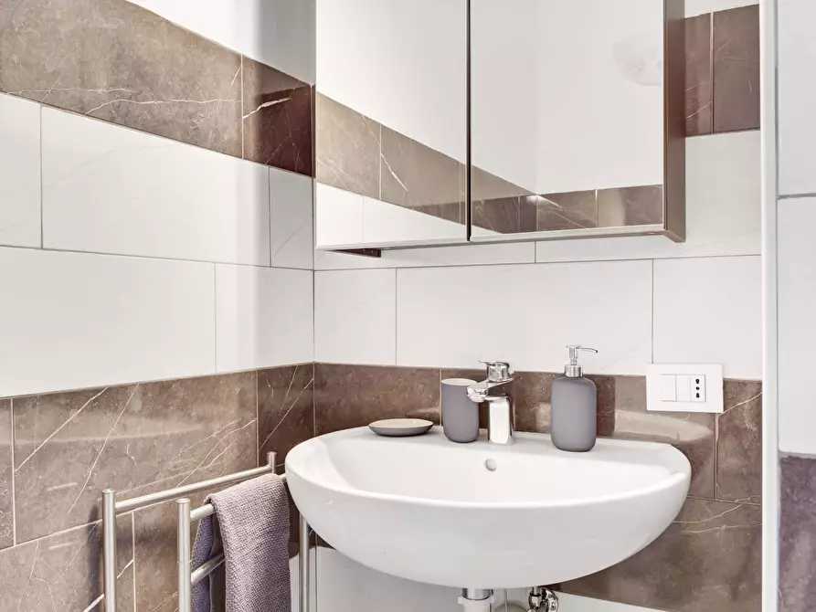 Immagine 7 di Camera in affitto  in Via Stromboli1 a Milano