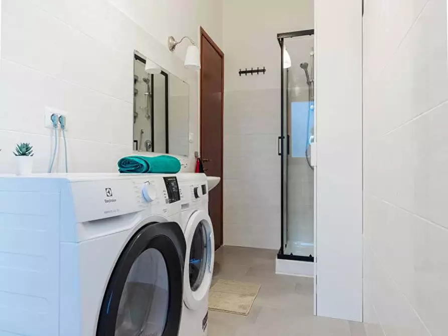 Immagine 10 di Camera in affitto  in Via Del Reno14 a Milano