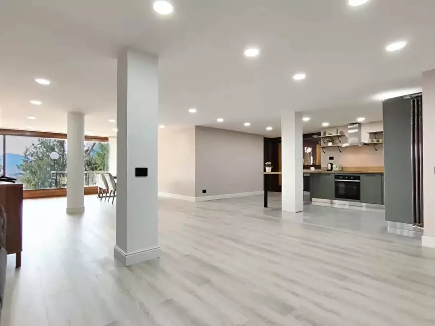 Immagine 77 di Appartamento in affitto  in Via Bellinzona55 a Como